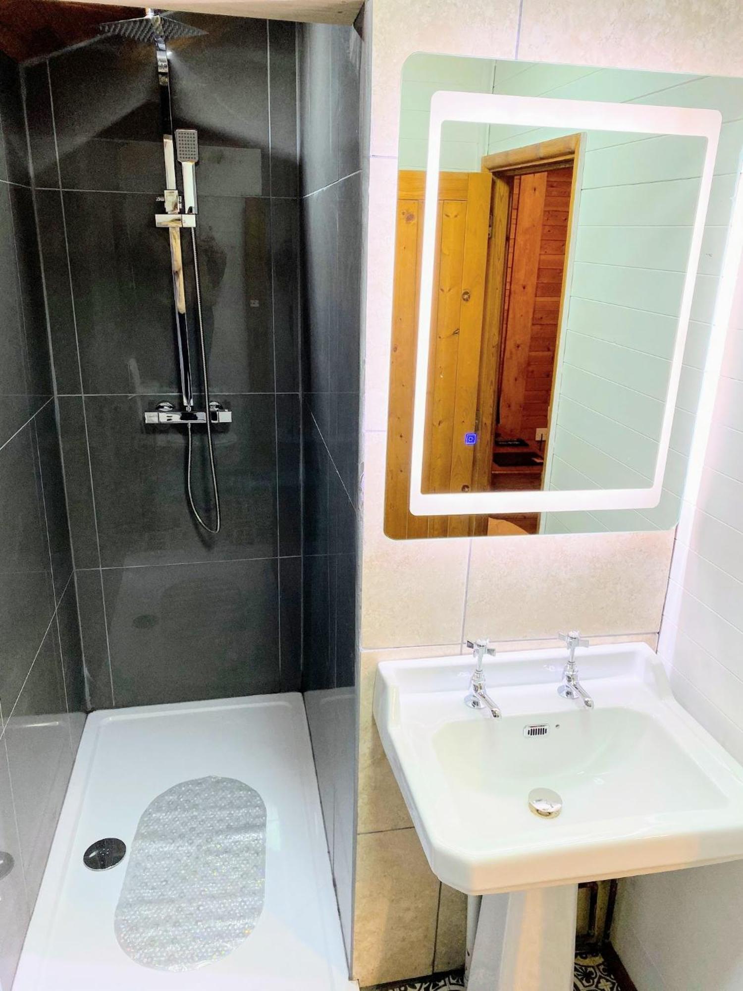 Villa Otter 4 Hot Tub - Huntersmoon-Warminster-Bath-Salisbury Exterior foto